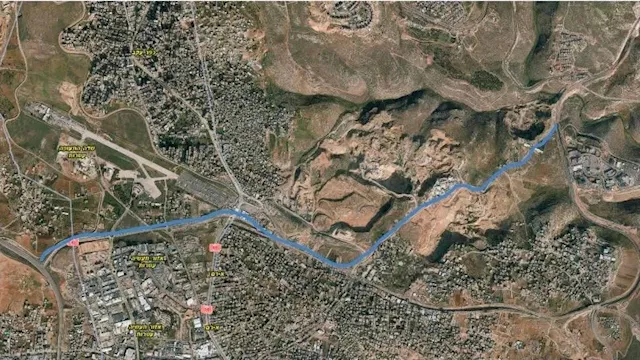 إسرائيل تبدأ شق طريق يعزل القدس