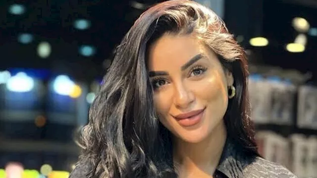 الفنانة جوري بكر