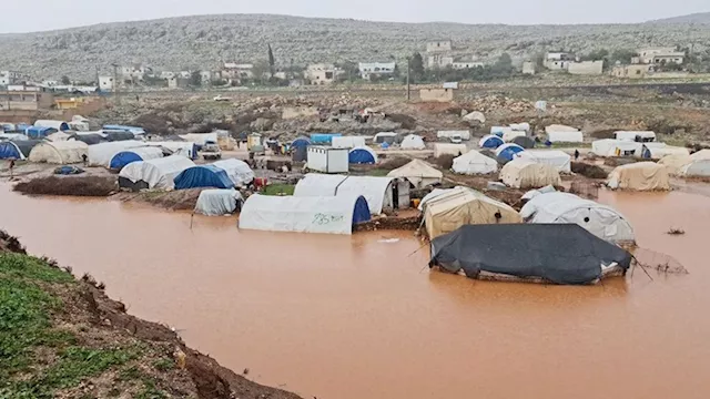 تضرر 931 عائلة بريف إدلب جراء الفيضانات والعواصف