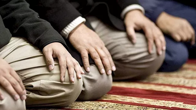 مركز الأزهر يوضح كيفية صلاة التهجد ووقتها وعدد ركع