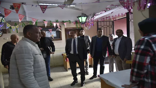 محافظ بورسعيد خلال جولته