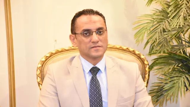 الدكتور أحمد شوقي الخبير المصرفي