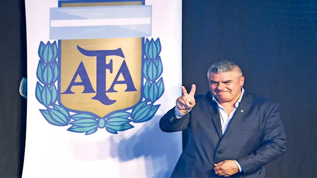 كلاوديا تابيا رئيس الاتحاد الأرجنتيني