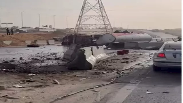 حادث انقلاب سيارة سولار على طريق الواحات