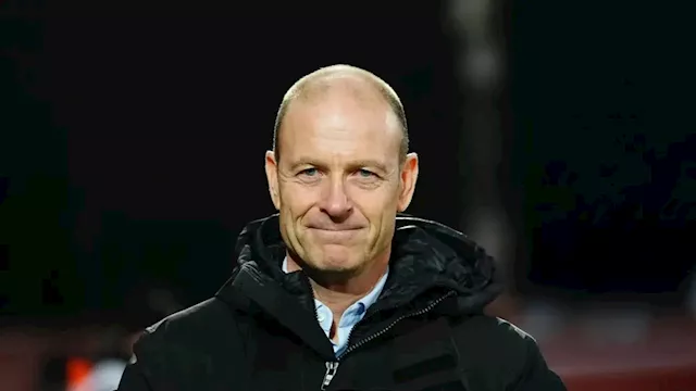 ياس توروب مدرب الأهلي