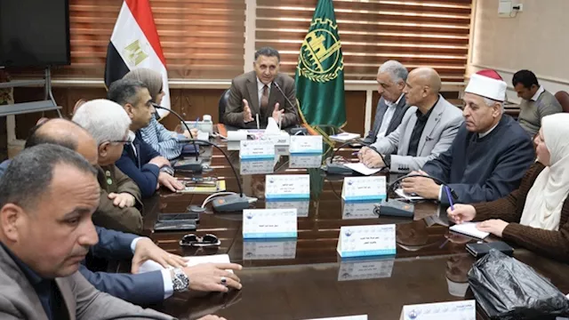 خلال الاجتماع