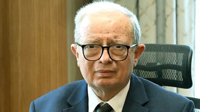 الدكتور حسين عيسى