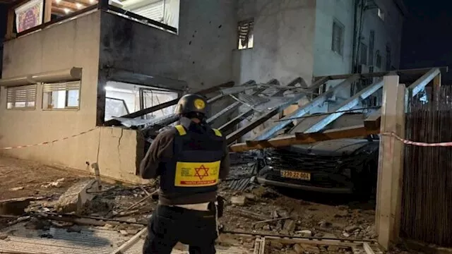 دمار في تل أبيب جراء هجمات إيرانية تستهدف المدينة 