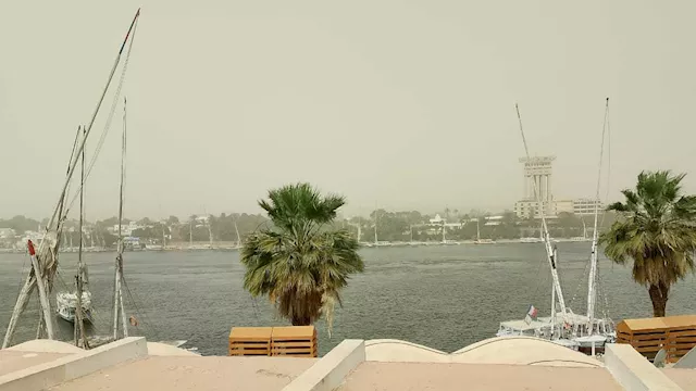 عاصفة ترابية