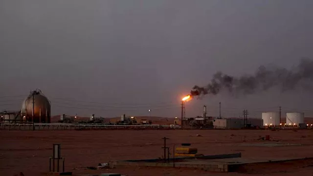 السعودية تغلق مصفاة نفط ارشيفية