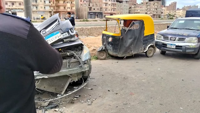 تصادم توكتوك وسيارة