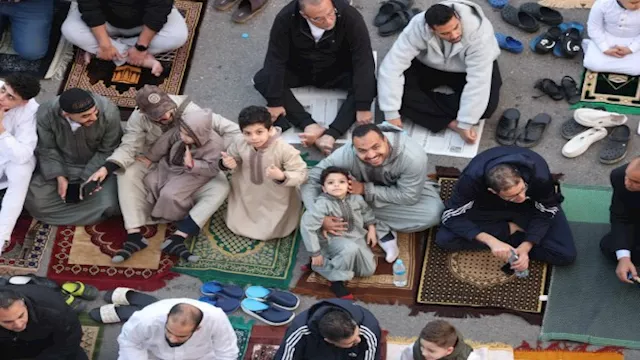 اللقطات الأولى من ساحة مسجد الصديق بشيراتون قبل صل