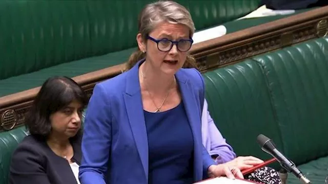  وزيرة الخارجية البريطانية إيفيت كوبر