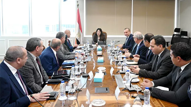 المهندسة راندة المنشاوي أثناء الإجتماع