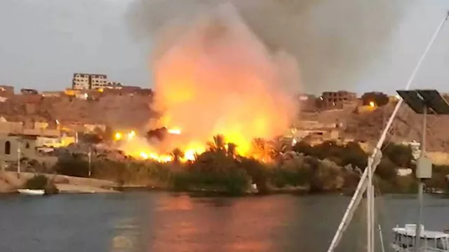 حريق بزراعات مطلة على نيل أسوان