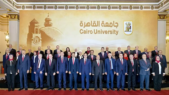 مجلس جامعة القاهرة يشيد بالسيسي لدعمه قضايا الأمة 