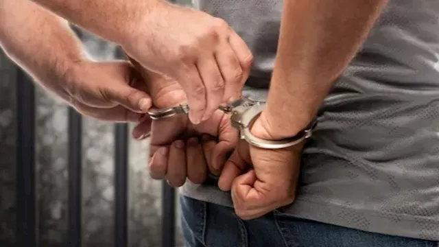 ضبط صاحب محل أحذية