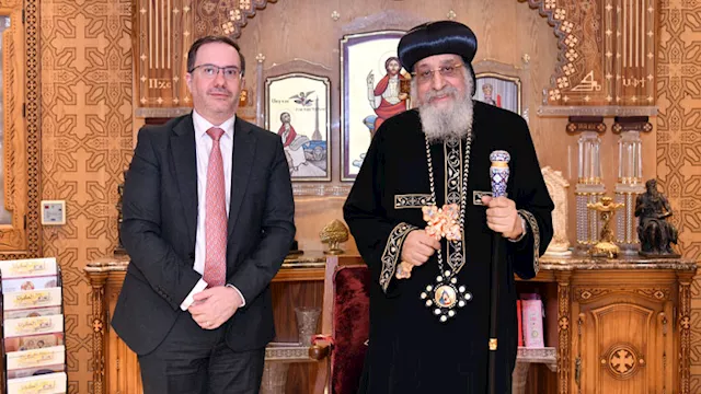 جانب من لقاء البابا تواضروس مع السفير البريطاني