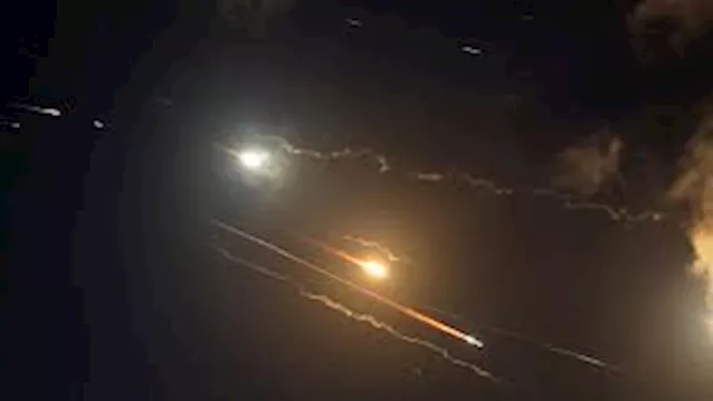 صواريخ إيران تخترق سماء إسرائيل