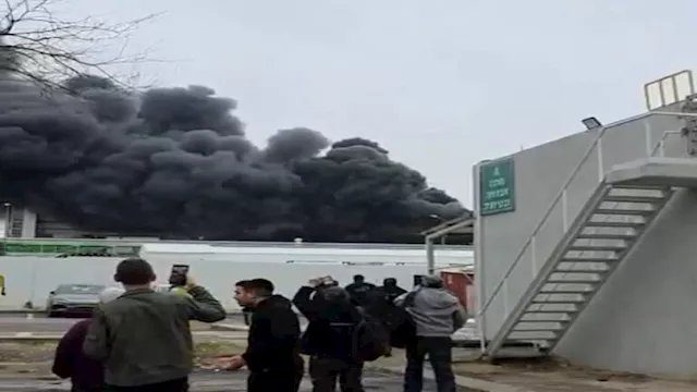 شظايا صاروخ تثير الرعب في إسرائيل