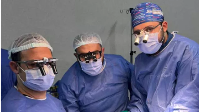 الفريق الطبي