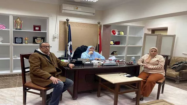 وكيلة التعليم بالسويس وقيادات التعليم الفني خلال ا