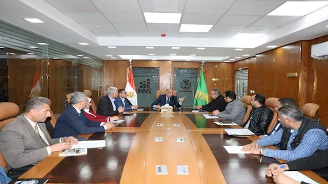 جانب من اجتماع محافظ المنيا