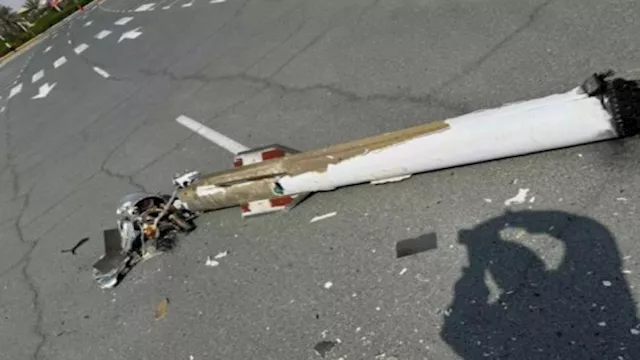 إصابة 6 أشخاص نتيجة سقوط شظايا في الإمارات