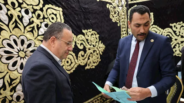 وزير التعليم العالي يدلي بصوته في انتخابات نقابة ا