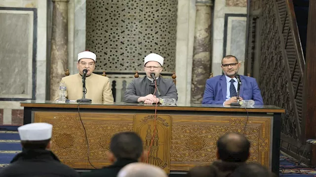 ملتقى الأزهر بعد صلاة التراويح