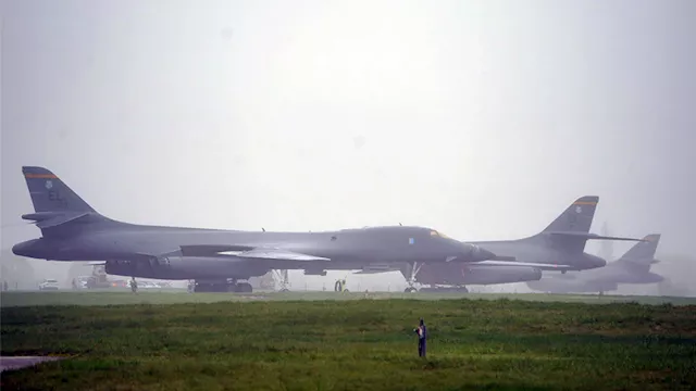 قاذفات أمريكية تصل بريطانيا استعداداً لمهمة إيران