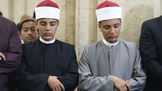 توأم أزهري يؤم المصلين في التراويح بالجامع الأزهر