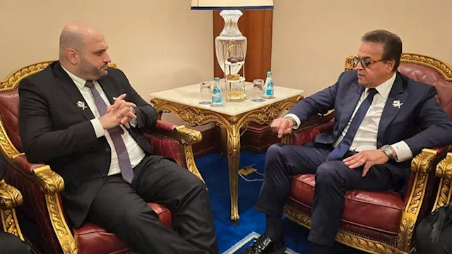 الدكتور خالد عبدالغفار والدكتور أحمد عبدالوهاب الع