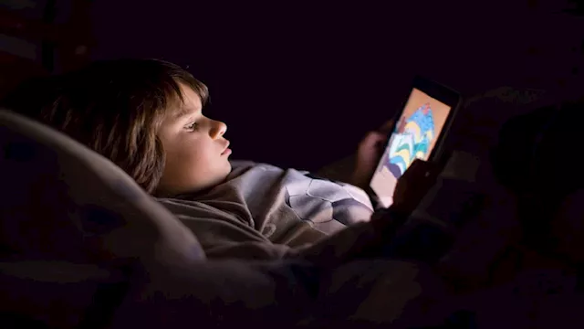 خطورة الهاتف على الأطفال