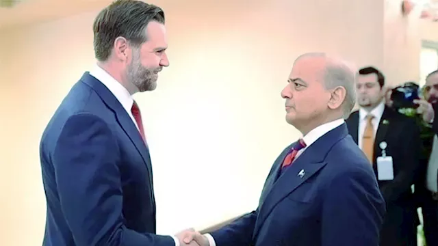 نائب ترامب يلتقي رئيس الوزراء الباكستاني
