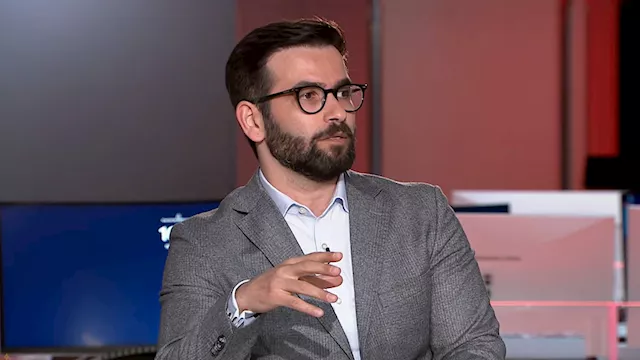  "لغة عربية صحيحة وردود مدروسة".. من هو المحلل الإ