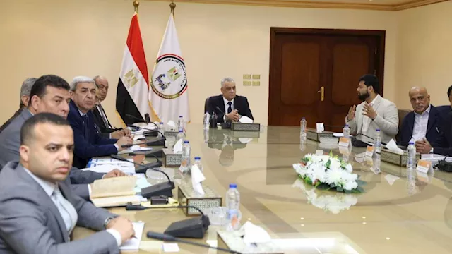 خلال الاجتماع