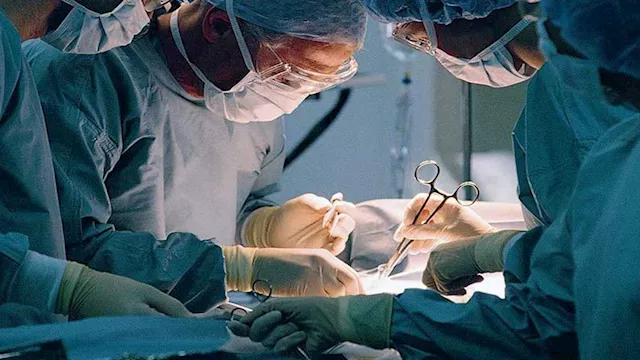 إنقاذ قدم طفل من البتر 