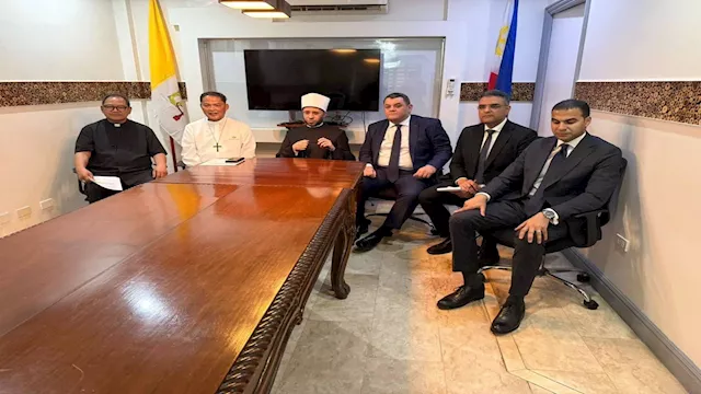 وزير الأوقاف يلتقي كبير أساقفة الفلبين