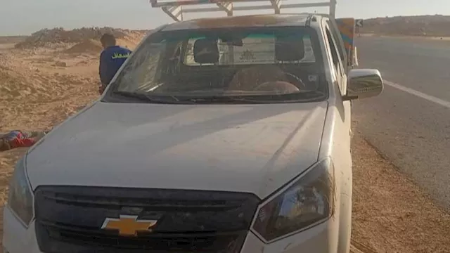 انقلاب سيارة عمال بأسيوط