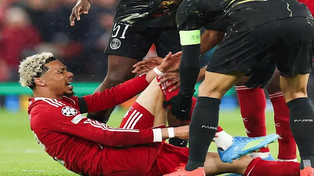 لحظة إصابة هوجو إيكيتيكي