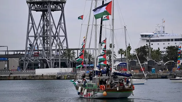 أسطول الصمود العالمي يبحر من برشلونة إلى غزة