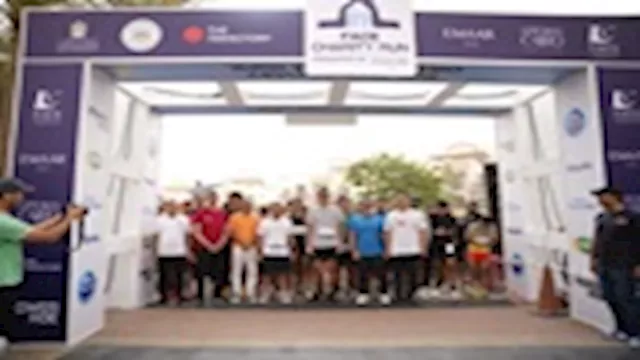 وزير الشباب والرياضة يشارك السفير الإماراتي مارثون