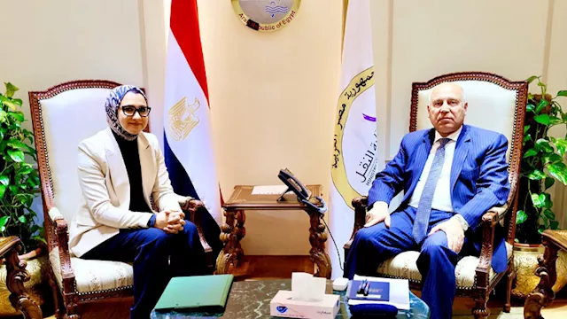 وزير النقل يلتقي محافظ الوادي الجديد