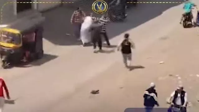 معركة بـ "الشوم" بين 7 أشخاص من عائلة واحدة في الد