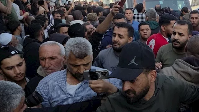 الاحتلال يفرج عن 24 أسيرًا فلسطينيًا من غزة