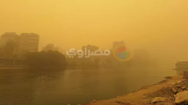 عاصفة ترابية