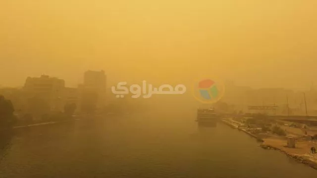 عاصفة ترابية 