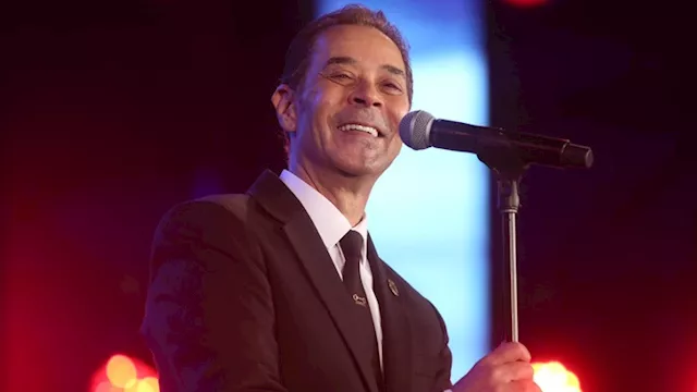 المطرب مدحت صالح