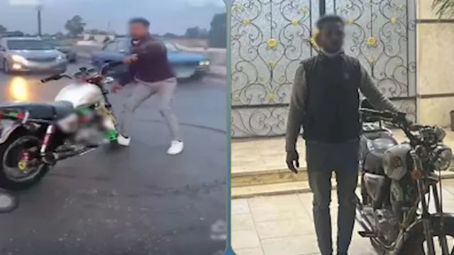 قائد دراجة نارية يؤدي حركات استعراضية في الشرقية